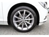 2019 Volkswagen Passat Variant Sedan for sale, Japanese used car export - photo 3 of 7 | GULJI TRADERS