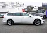 2019 Volkswagen Passat Variant Sedan for sale, Japanese used car export - photo 5 of 7 | GULJI TRADERS