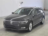2019 Volkswagen Passat Variant Sedan for sale, Japanese used car export - photo 4 of 10 | GULJI TRADERS