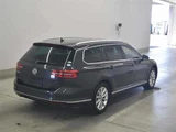 2019 Volkswagen Passat Variant Sedan for sale, Japanese used car export - photo 5 of 10 | GULJI TRADERS