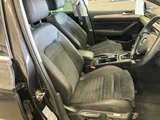 2019 Volkswagen Passat Variant Sedan for sale, Japanese used car export - photo 7 of 10 | GULJI TRADERS