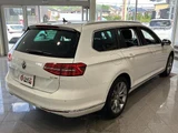 2020 Volkswagen Passat Variant TDI Diesel Turbo Sedan for sale, Japanese used car export - photo 6 of 10 | GULJI TRADERS
