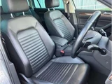 2020 Volkswagen Passat Variant Sedan for sale, Japanese used car export - photo 6 of 9 | GULJI TRADERS