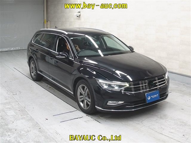 2021 Volkswagen Passat Variant - photo 1 2021 Volkswagen Passat Variant Sedan for sale, Japanese used car export - photo 1 of 6 | GULJI TRADERS