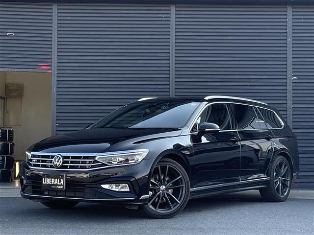 2022 Volkswagen Passat Variant TDI Sedan for sale, Japanese used car export - photo 1 of 24 | GULJI TRADERS