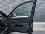 2022 Volkswagen Passat Variant TDI Sedan for sale, Japanese used car export - photo 13 of 24 | GULJI TRADERS