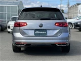 2024 Volkswagen Passat Variant TDI Sedan for sale, Japanese used car export - photo 30 of 35 | GULJI TRADERS