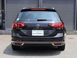 2024 Volkswagen Passat Variant TDI Sedan for sale, Japanese used car export - photo 8 of 9 | GULJI TRADERS