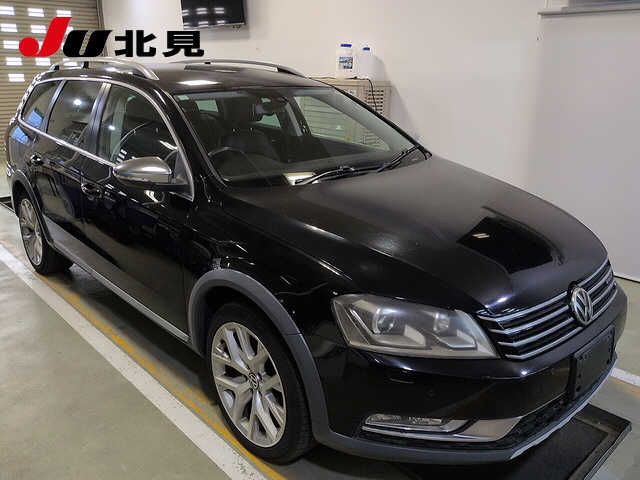 2013 Volkswagen Passat Wagon 4WD Van for sale, Japanese used car export | GULJI TRADERS