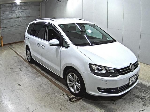 2015 Volkswagen Sharan TSI - photo 1 2015 Volkswagen Sharan TSI Sedan for sale, Japanese used car export - photo 1 of 5 | GULJI TRADERS