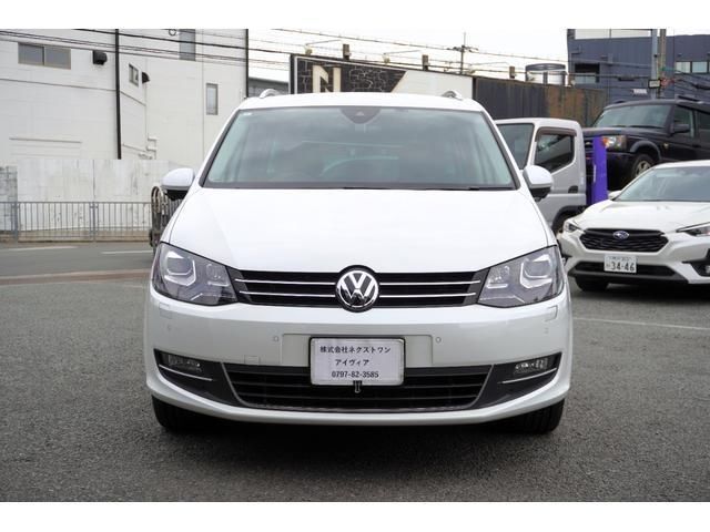 2017 Volkswagen Sharan TSI - photo 1 2017 Volkswagen Sharan TSI Sedan for sale, Japanese used car export | GULJI TRADERS