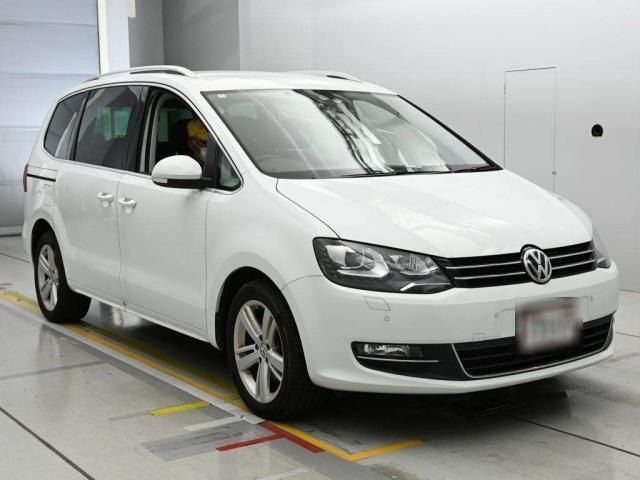 2018 Volkswagen Sharan TSI - photo 1 2018 Volkswagen Sharan TSI Sedan for sale, Japanese used car export - photo 1 of 9 | GULJI TRADERS