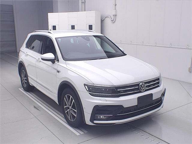 2020 Volkswagen Tiguan TDI 4WD Sedan for sale, Japanese used car export - photo 1 of 10 | GULJI TRADERS