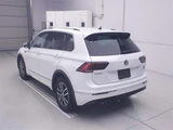 2020 Volkswagen Tiguan TDI 4WD Sedan for sale, Japanese used car export - photo 2 of 10 | GULJI TRADERS