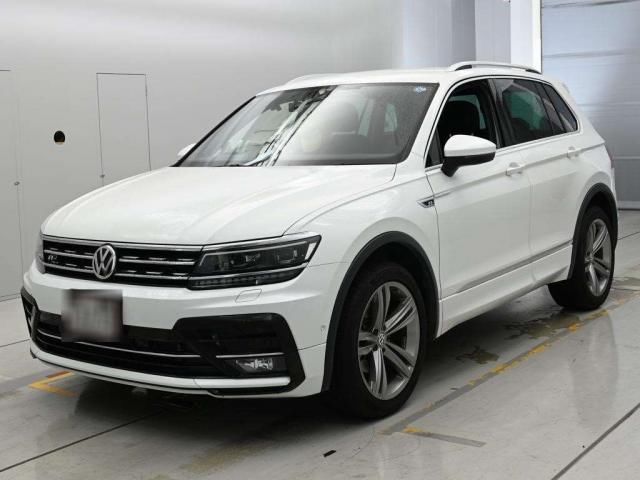 2020 Volkswagen Tiguan TDI Sedan for sale, Japanese used car export - photo 1 of 9 | GULJI TRADERS