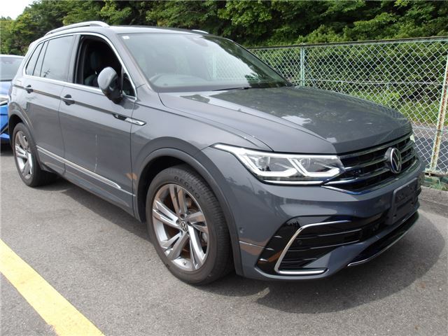 2021 Volkswagen Tiguan TSI Sedan for sale, Japanese used car export - photo 1 of 8 | GULJI TRADERS