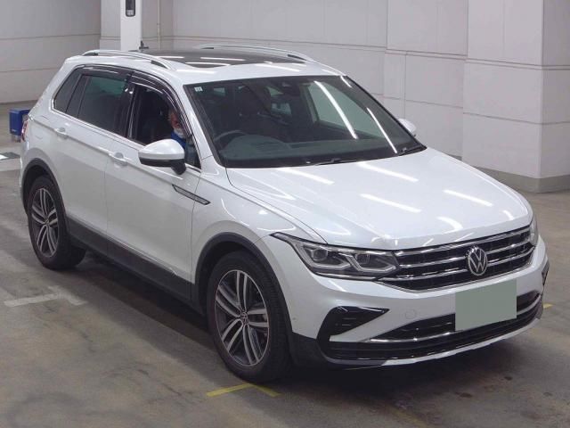 2021 Volkswagen Tiguan TSI FIRST EDITION - photo 1 2021 Volkswagen Tiguan TSI FIRST EDITION Sedan for sale, Japanese used car export | GULJI TRADERS