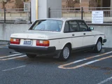 1989 Volvo 240 GL White Sedan for sale, Japanese used car export - photo 4 of 18 | GULJI TRADERS