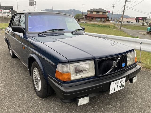 1993 Volvo 240 Classical - photo 1 1993 Volvo 240 Classical Blue Sedan for sale, Japanese used car export - photo 1 of 26 | GULJI TRADERS