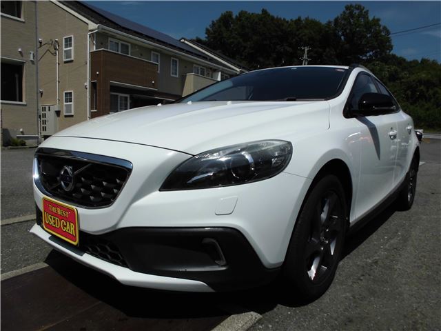 2013 Volvo V40 T5AWD Sedan for sale, Japanese used car export - photo 1 of 12 | GULJI TRADERS
