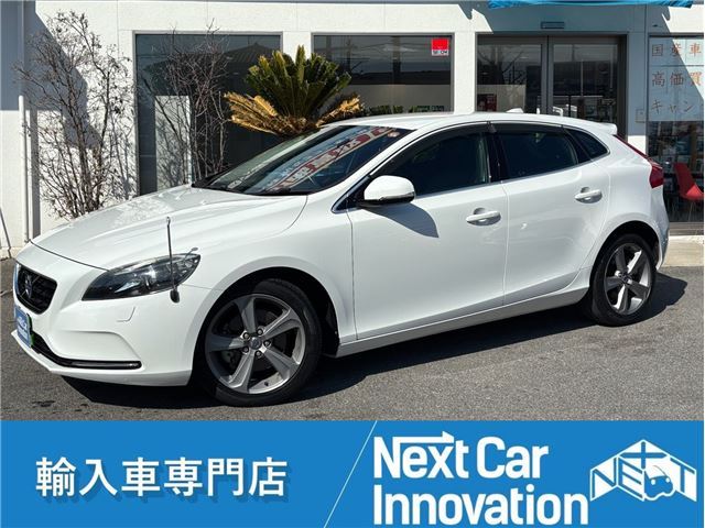 2013 Volvo V40 T4 - photo 1 2013 Volvo V40 T4 Sedan for sale, Japanese used car export - photo 1 of 44 | GULJI TRADERS