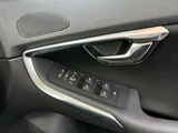 2013 Volvo V40 T4 SE Sedan for sale, Japanese used car export - photo 21 of 30 | GULJI TRADERS