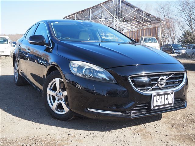2013 Volvo V40 T4SE Sedan for sale, Japanese used car export - photo 1 of 47 | GULJI TRADERS