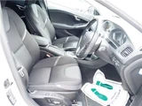 2013 Volvo V40 T4SE Sedan for sale, Japanese used car export - photo 15 of 43 | GULJI TRADERS