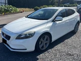 2013 Volvo V40 T4 SE Sedan for sale, Japanese used car export - photo 1 of 40 | GULJI TRADERS