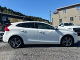 2013 Volvo V40 T4 SE Sedan for sale, Japanese used car export - photo 15 of 40 | GULJI TRADERS
