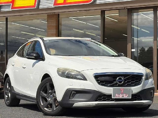 2013 Volvo V40 T5 AWD Sedan for sale, Japanese used car export - photo 1 of 22 | GULJI TRADERS