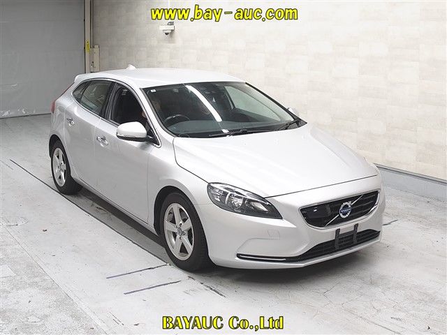 2014 Volvo V40 T4 Sedan for sale, Japanese used car export - photo 1 of 6 | GULJI TRADERS