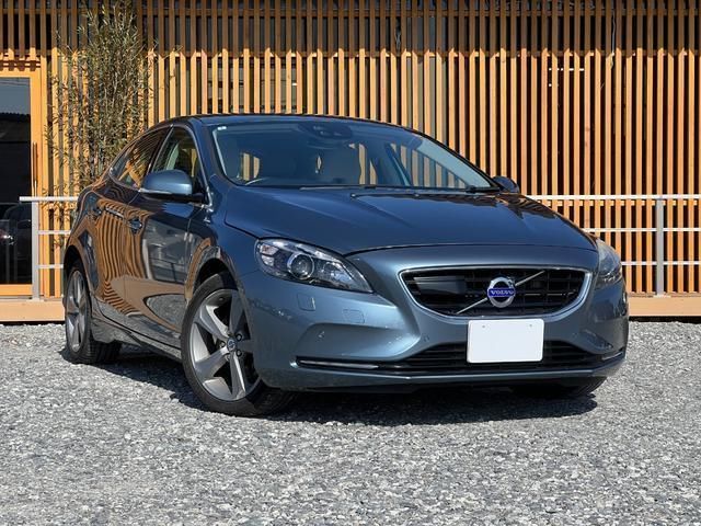 2014 Volvo V40 T4 - photo 1 2014 Volvo V40 T4 Sedan for sale, Japanese used car export - photo 1 of 9 | GULJI TRADERS