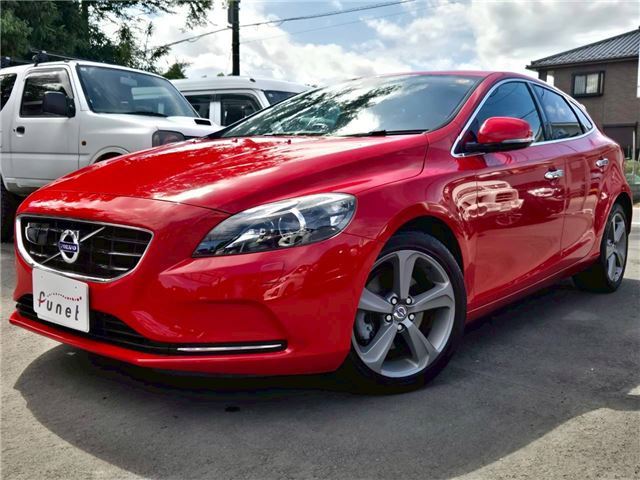 2015 Volvo V40 T4SE Sedan for sale, Japanese used car export - photo 1 of 33 | GULJI TRADERS