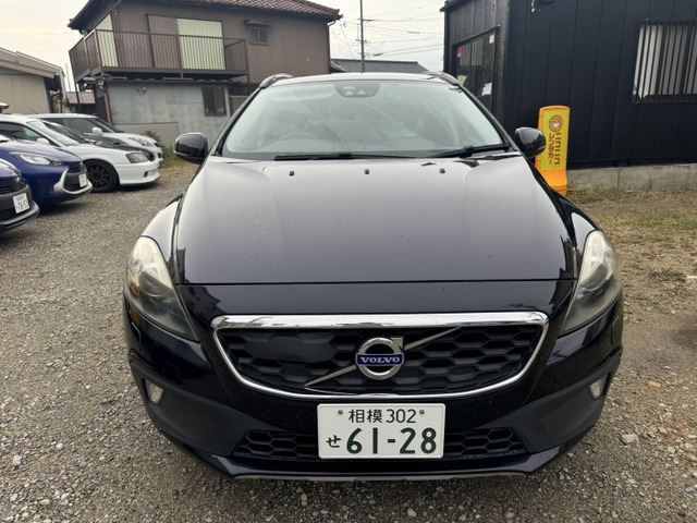 2015 Volvo V40 Sedan for sale, Japanese used car export - photo 1 of 55 | GULJI TRADERS
