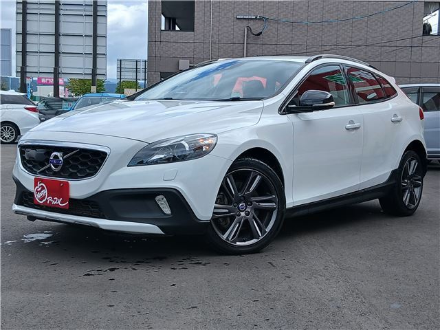 2015 Volvo V40 T5 AWD SE Sedan for sale, Japanese used car export - photo 1 of 54 | GULJI TRADERS