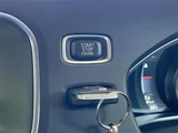 2015 Volvo V40 V40 T3 SE Sedan for sale, Japanese used car export - photo 18 of 24 | GULJI TRADERS