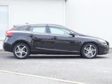 2015 Volvo V40 D4 SE Sedan for sale, Japanese used car export - photo 7 of 9 | GULJI TRADERS