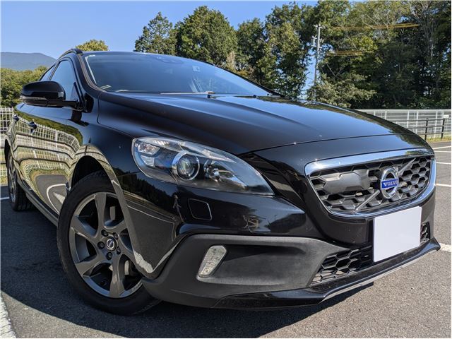 2016 Volvo V40 D4 Sedan for sale, Japanese used car export - photo 1 of 58 | GULJI TRADERS
