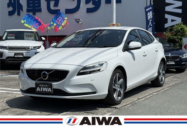 2016 Volvo V40 D4 Diesel Turbo - photo 1 2016 Volvo V40 D4 Diesel Turbo Sedan for sale, Japanese used car export - photo 1 of 26 | GULJI TRADERS