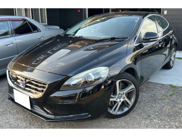 2016 Volvo V40 D4 Sedan for sale, Japanese used car export - photo 1 of 11 | GULJI TRADERS