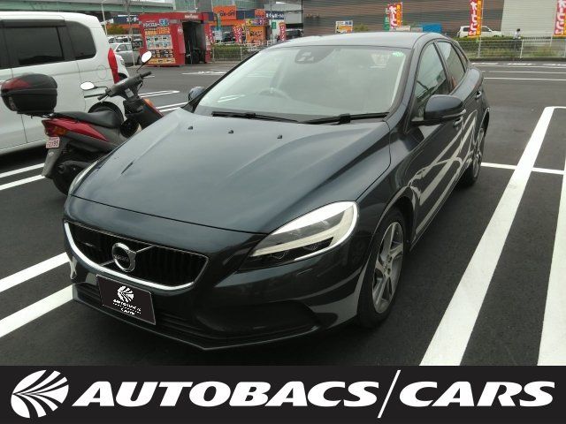 2016 Volvo V40 2000 D4 8FAT 2WD Sedan for sale, Japanese used car export - photo 1 of 3 | GULJI TRADERS