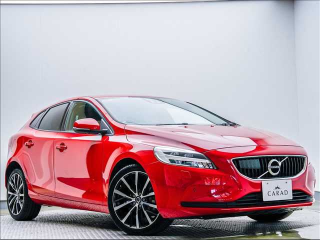 2017 Volvo V40 D4 Dynamic - photo 1 2017 Volvo V40 D4 Dynamic Sedan for sale, Japanese used car export - photo 1 of 50 | GULJI TRADERS
