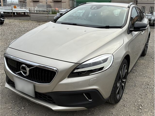 2017 Volvo V40 T5 AWD - photo 1 2017 Volvo V40 T5 AWD Sedan for sale, Japanese used car export - photo 1 of 6 | GULJI TRADERS