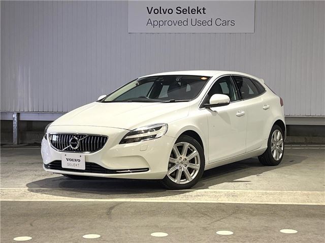 2017 Volvo V40 D4 - photo 1 2017 Volvo V40 D4 Sedan for sale, Japanese used car export - photo 1 of 30 | GULJI TRADERS