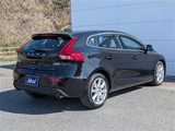 2017 Volvo V40 D4 INSCRIPTION Sedan for sale, Japanese used car export - photo 5 of 23 | GULJI TRADERS