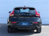2017 Volvo V40 D4 INSCRIPTION Sedan for sale, Japanese used car export - photo 6 of 23 | GULJI TRADERS