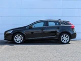 2017 Volvo V40 D4 INSCRIPTION Sedan for sale, Japanese used car export - photo 8 of 23 | GULJI TRADERS