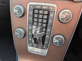 2017 Volvo V40 D4 INSCRIPTION Sedan for sale, Japanese used car export - photo 18 of 23 | GULJI TRADERS