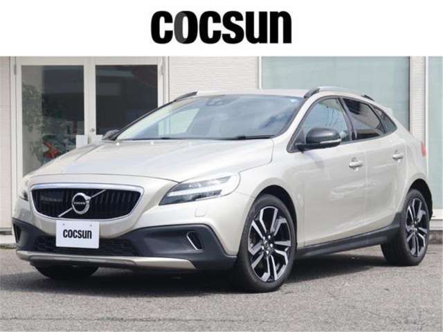2017 Volvo V40 D4 Sedan for sale, Japanese used car export - photo 1 of 50 | GULJI TRADERS